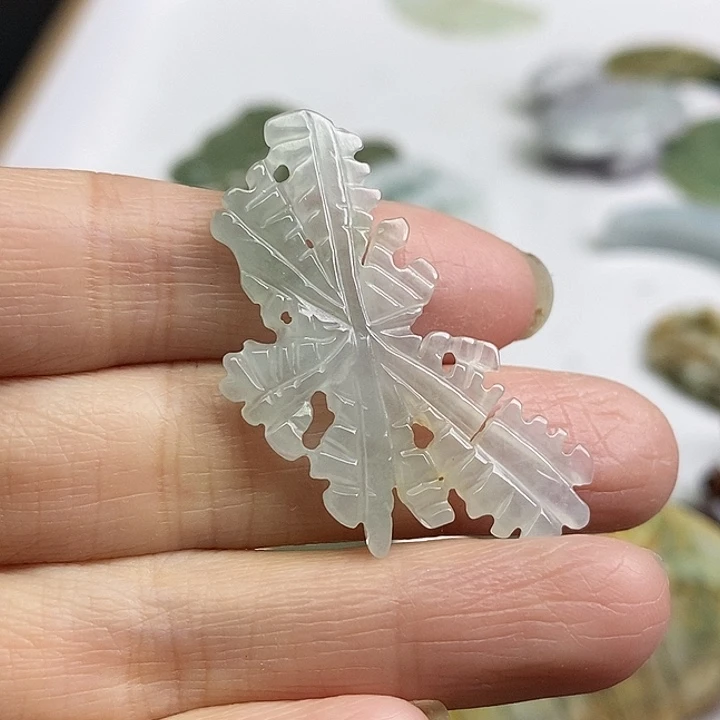翡翠未镶嵌颈饰天然翡翠70