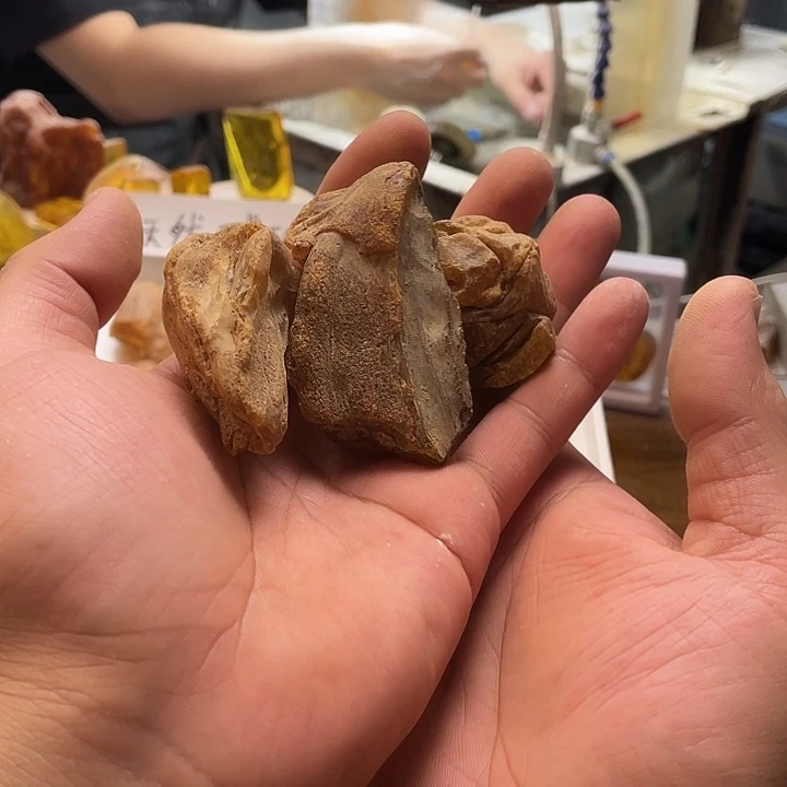 抬***星定制琥珀未镶嵌天然琥珀蜜蜡