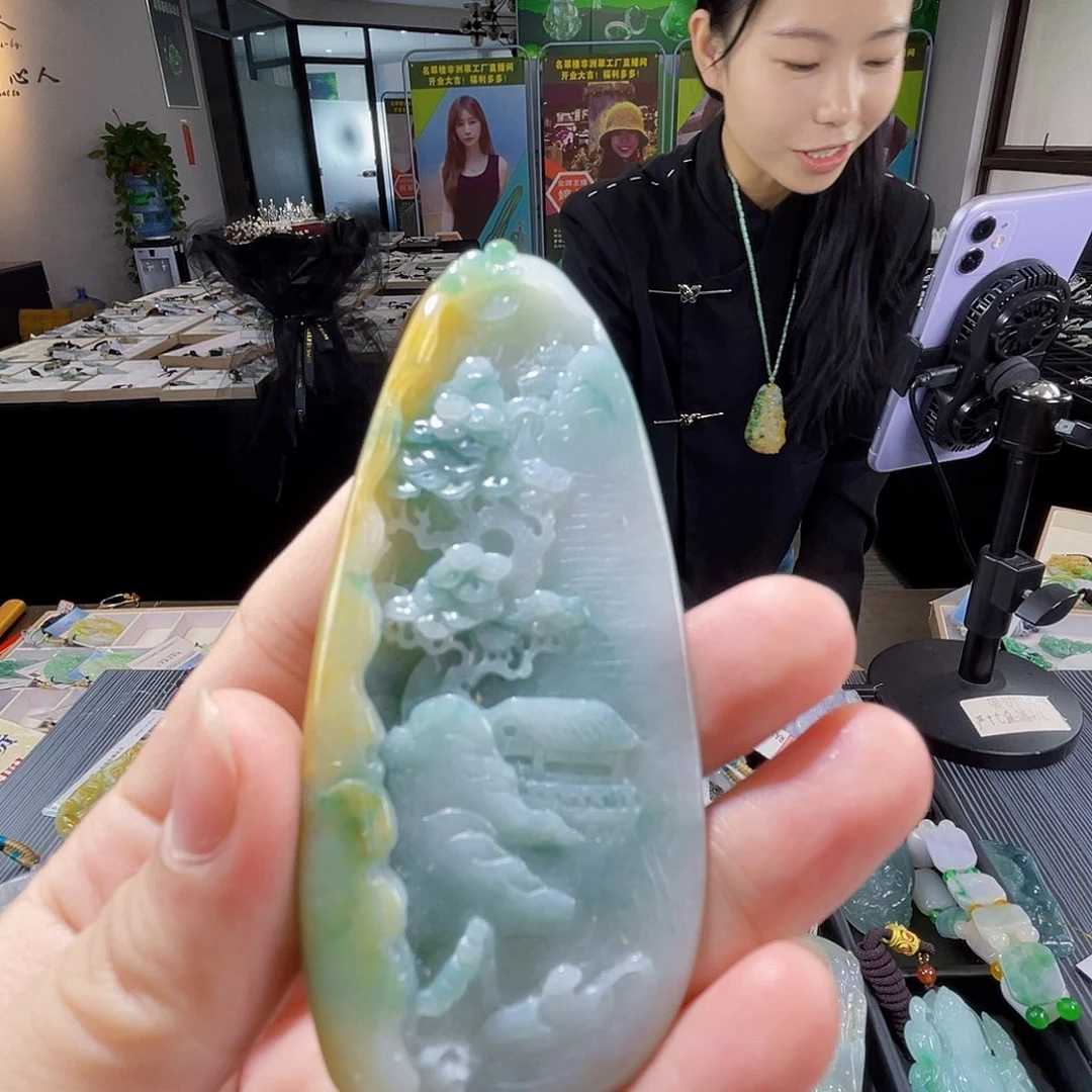 颈饰未镶嵌翡翠一个