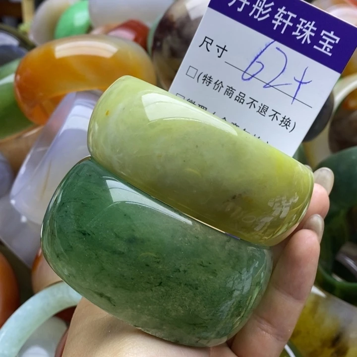 未镶嵌手镯石英质玉