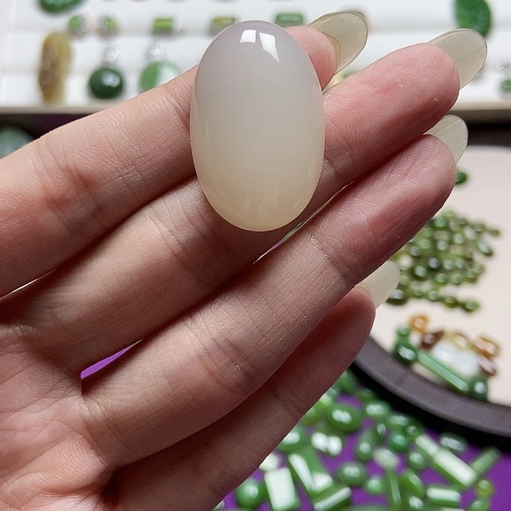 未镶嵌戒指和田玉（碧玉）