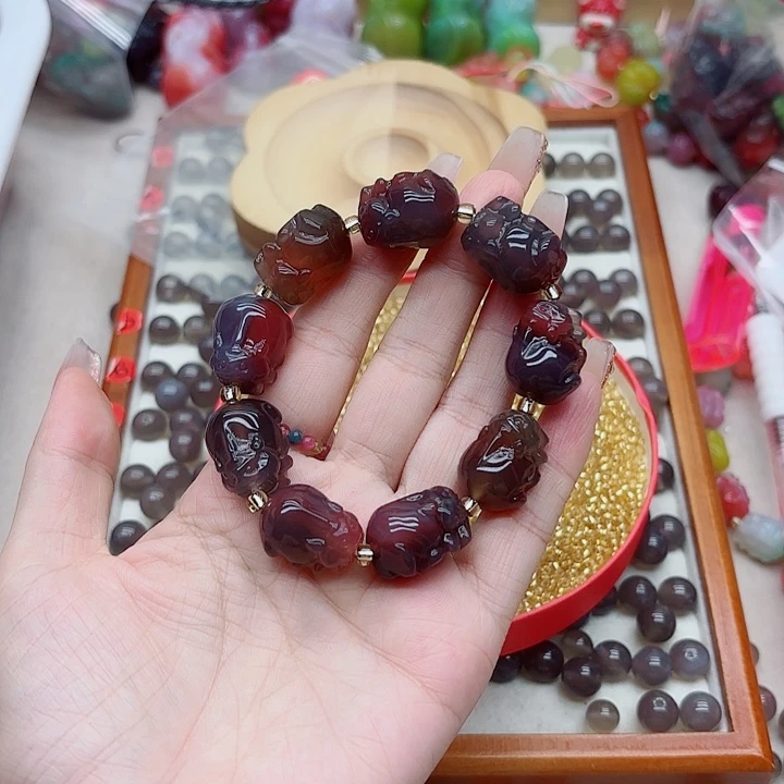 夏***雨未镶嵌手链玛瑙/玉髓盐源32