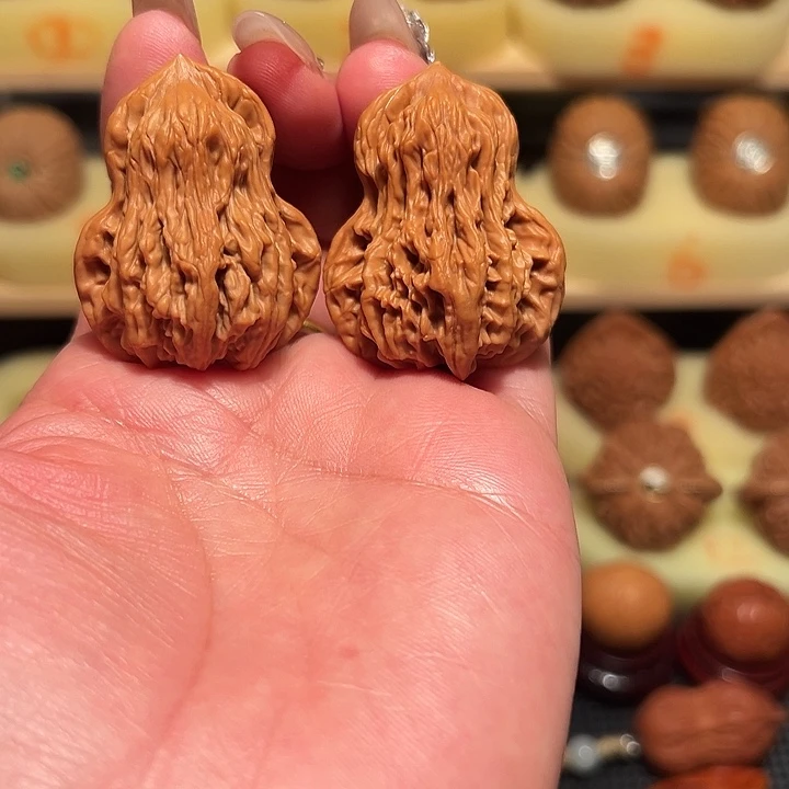 ぐ***桃核吊坠精品核桃