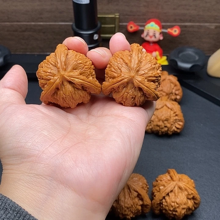 静***思文玩核桃把件白奔