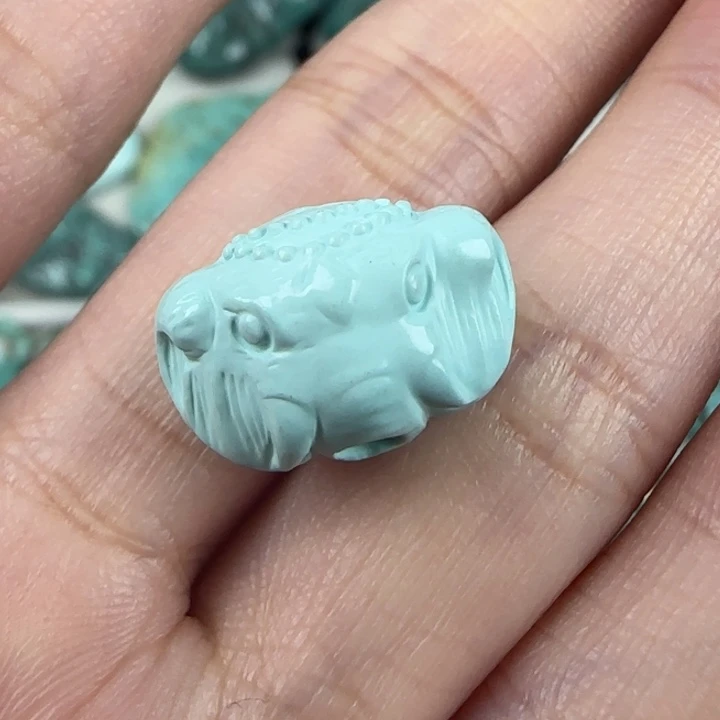 征***服绿松石未镶嵌配饰