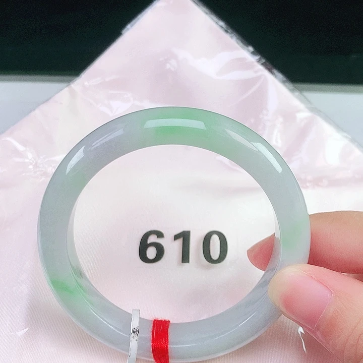 翡翠未镶嵌手镯（圆镯）翡翠手镯