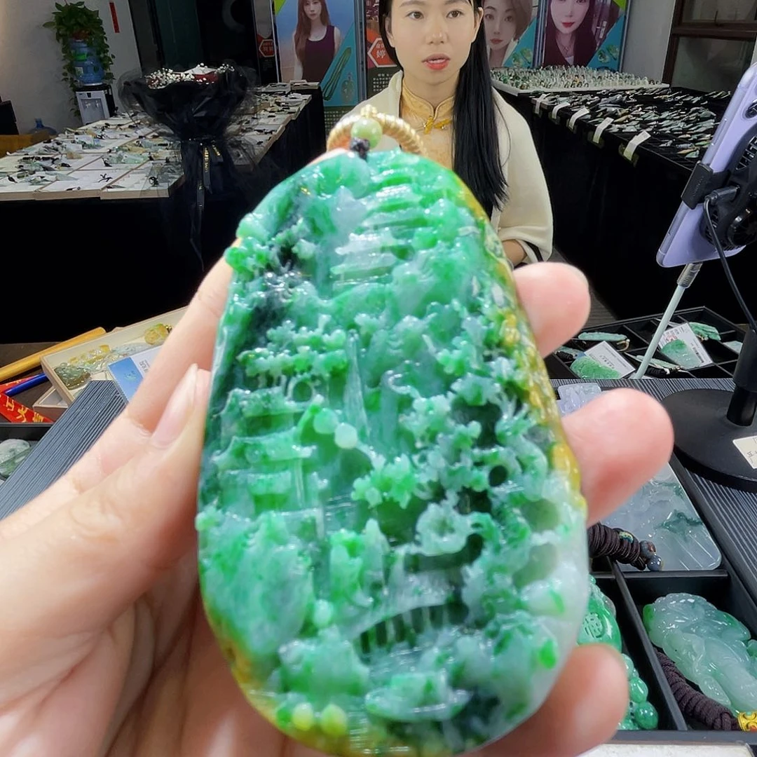 颈饰未镶嵌翡翠一个