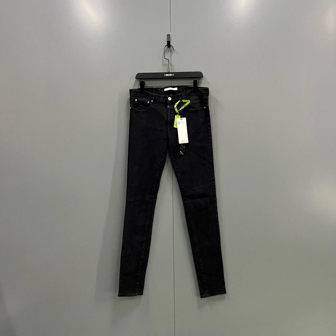 95新 Givenchy/纪梵希 （ll） 黑色紧身牛仔裤 32码/98新607053