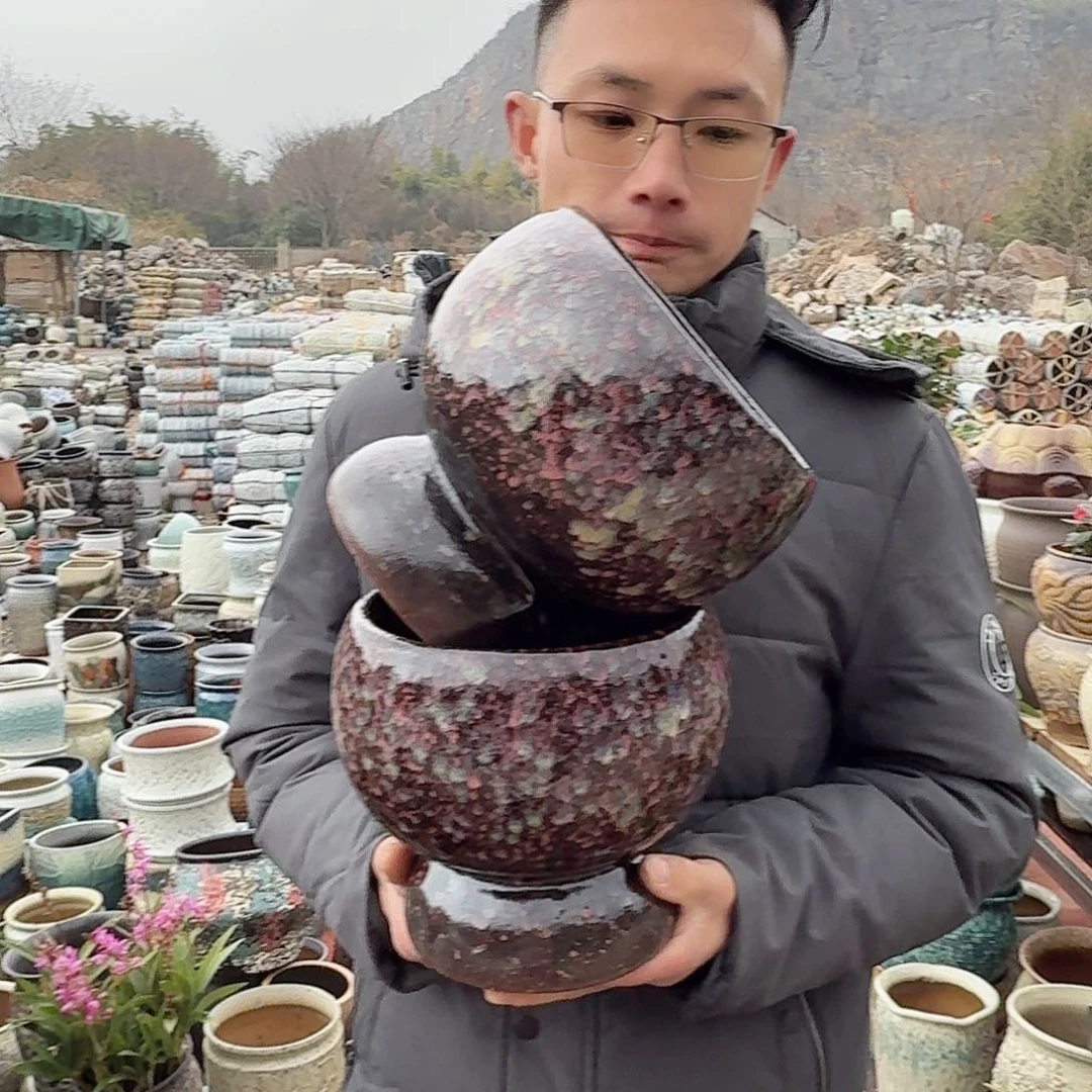 紫砂花盆口19高19（两个紫球