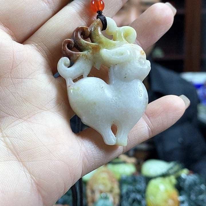 蛇纹石玉吊坠未镶嵌