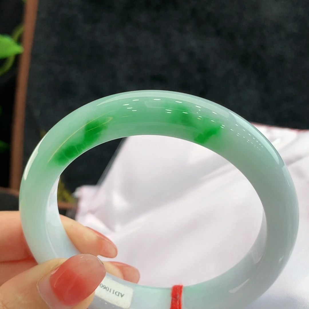 【闪购商品】翡翠手镯未镶嵌圈口58