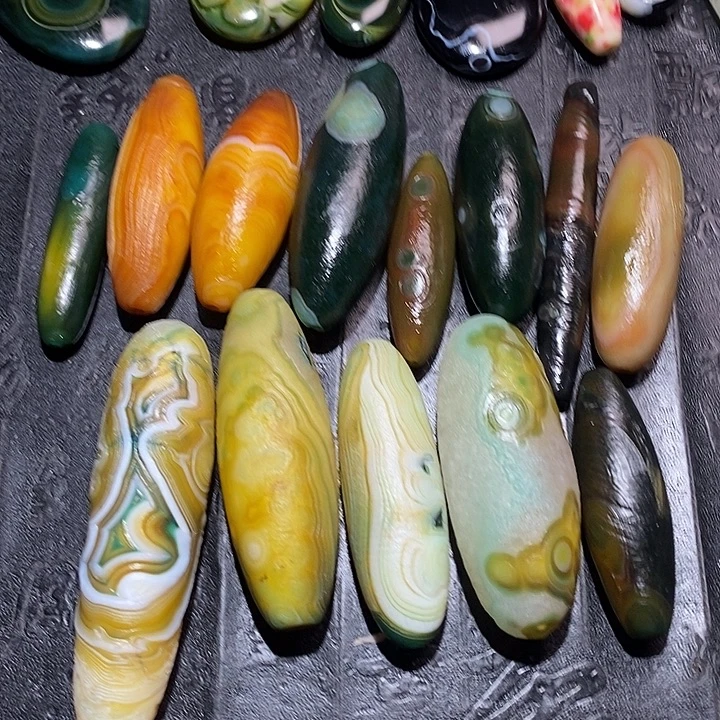 阳***后玛瑙/玉髓合金颈饰
