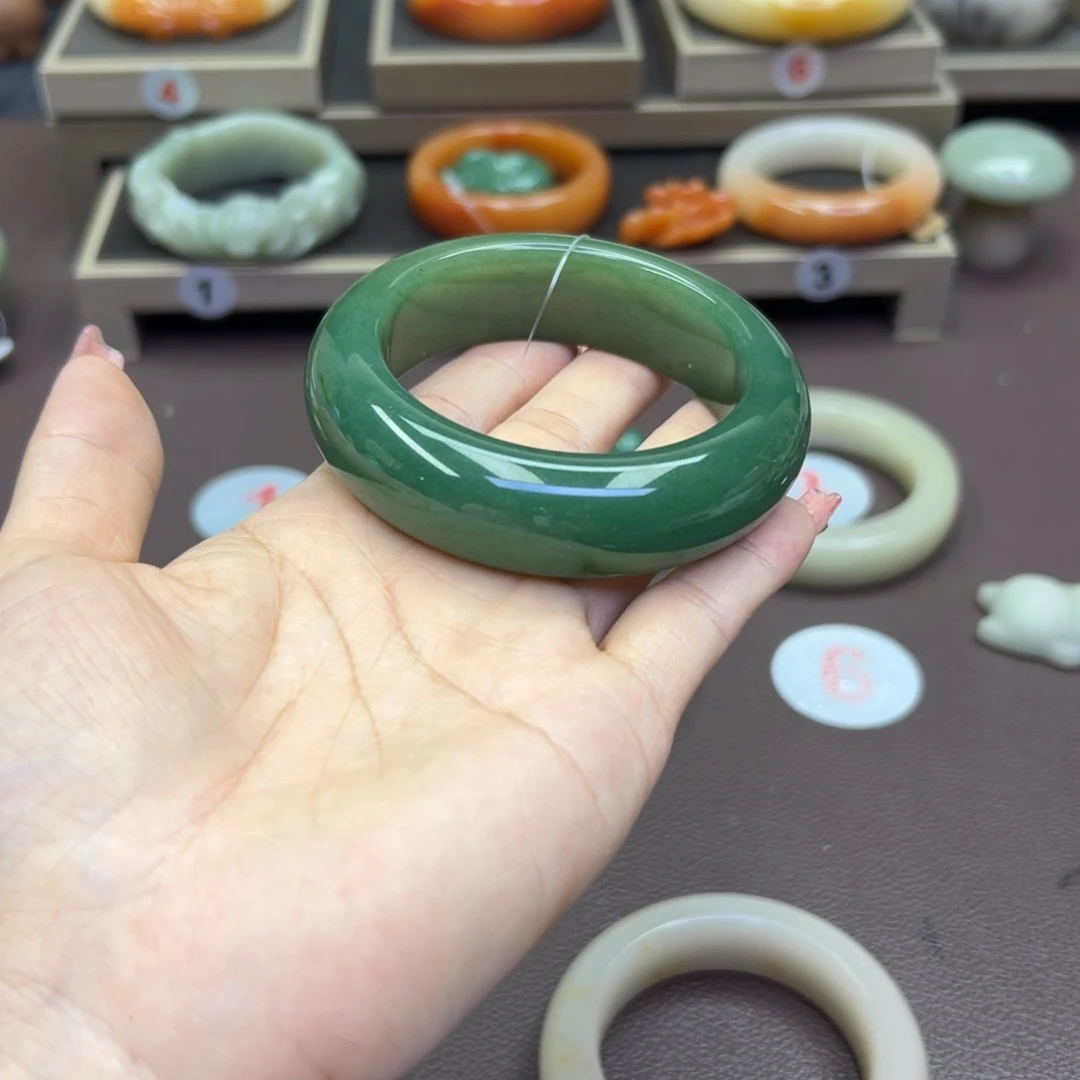 石英质玉手镯未镶嵌午**香