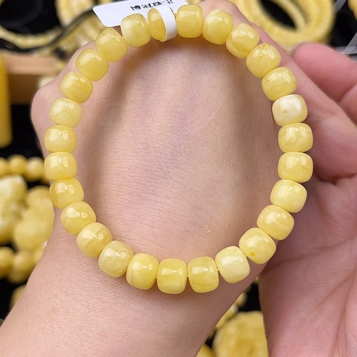 琥珀未镶嵌颈饰琥珀