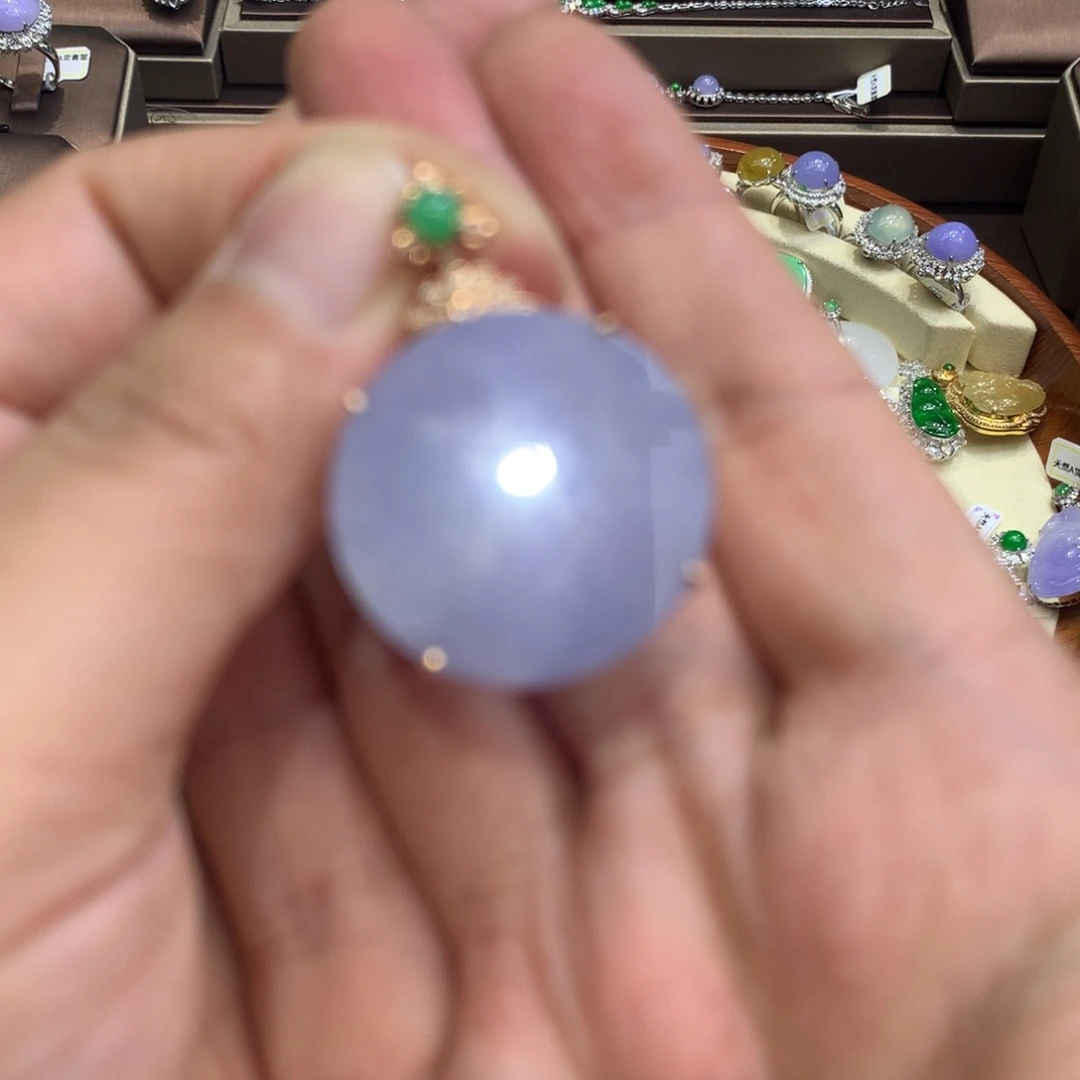 翡翠颈饰18K金镶嵌翡翠吊坠
