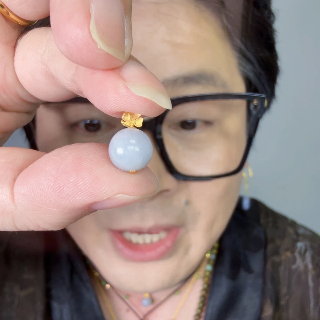 翡翠18K金镶嵌颈饰一件