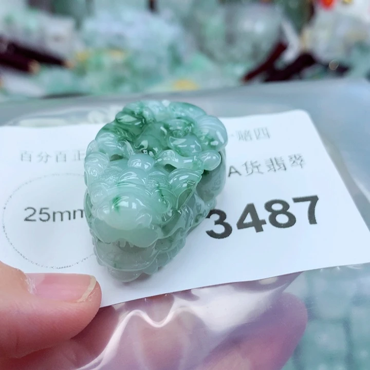 吊坠(不含链)未镶嵌翡翠