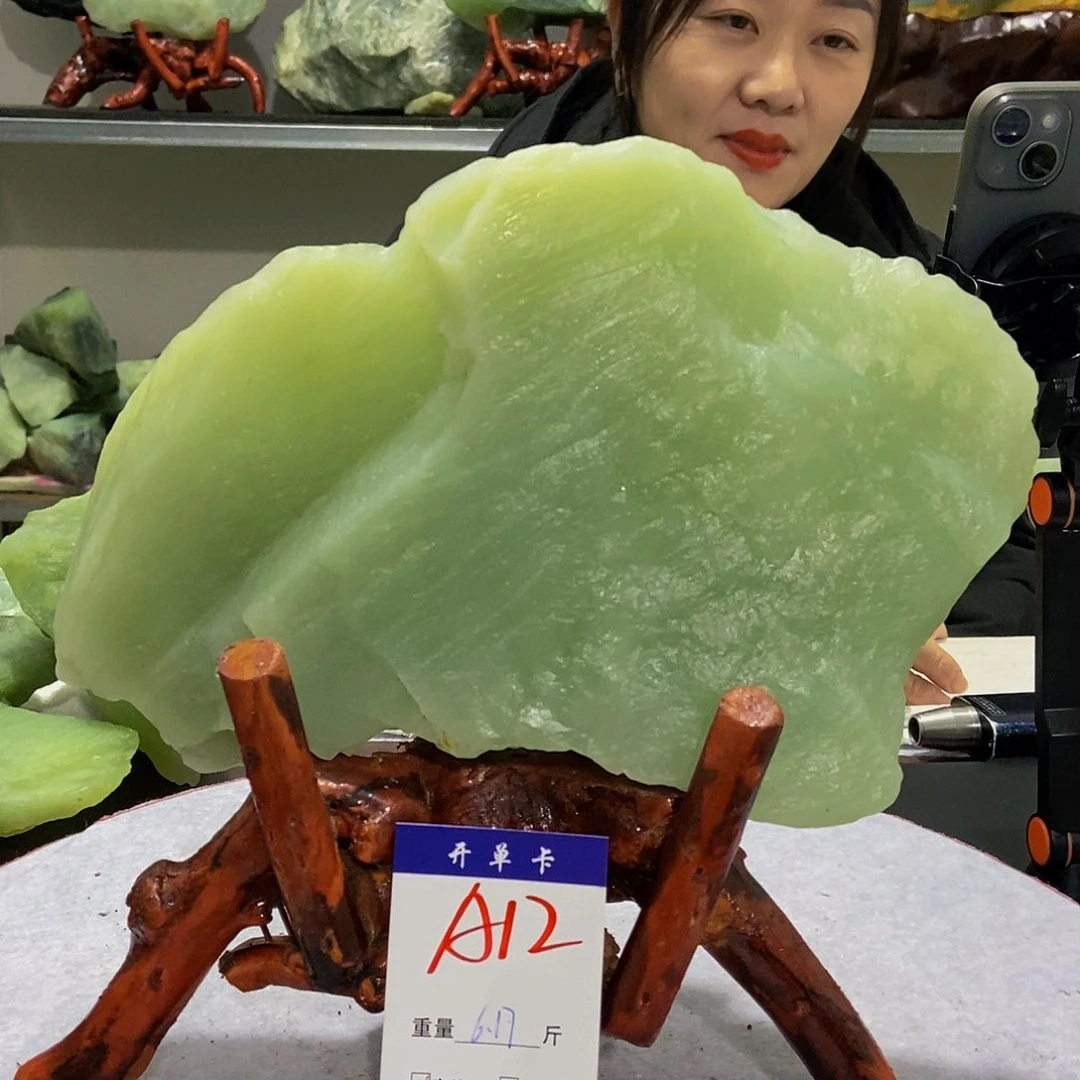 蛇纹石玉原石未镶嵌兜****醒