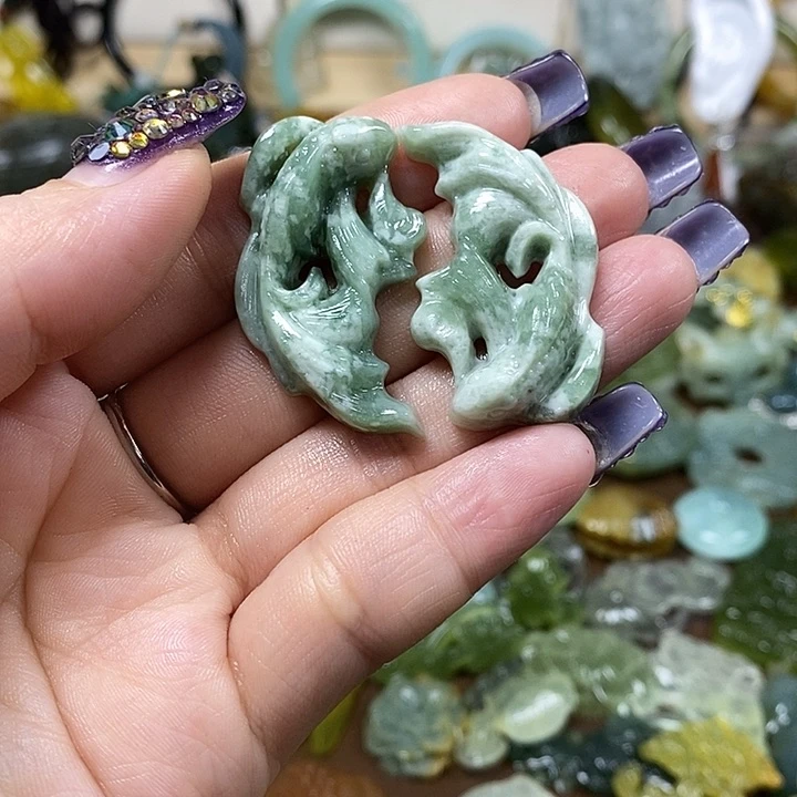 蛇纹石玉吊坠未镶嵌