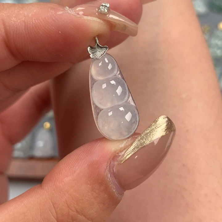 翡翠颈饰18K金镶嵌豆子