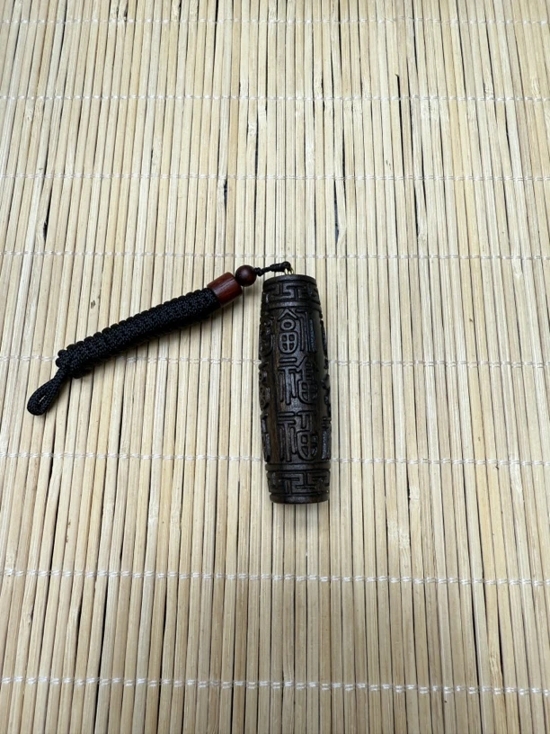 103沉木雕刻吊坠