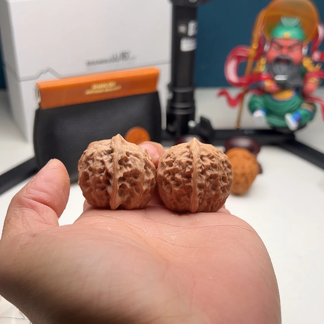 文玩核桃吊坠黄松峪元宝