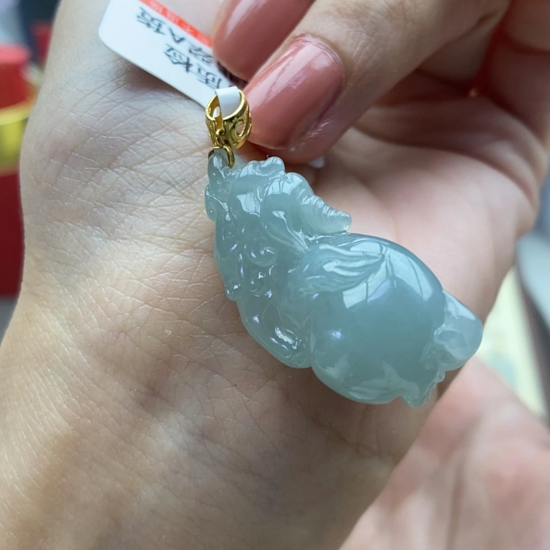 翡翠18K金镶嵌颈饰吊坠101