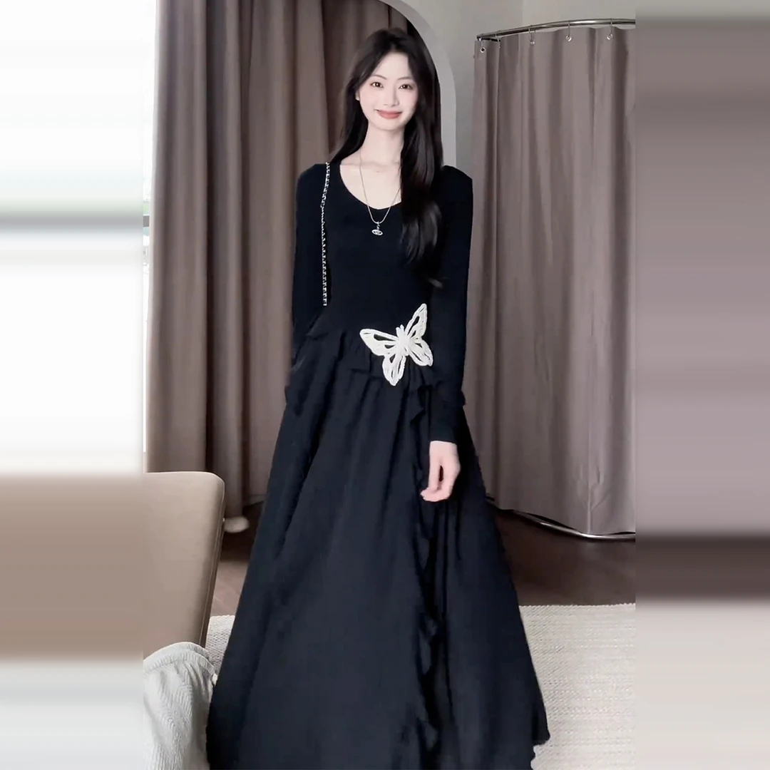 赫本风气质黑色长袖连衣裙子女2025早秋新款小个子不规则收腰长裙