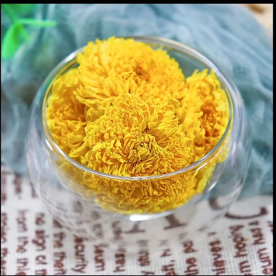 农村的自己摘的菊花泡水喝