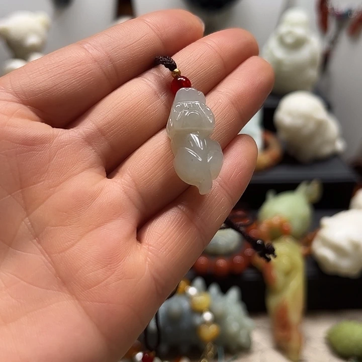 蛇纹石玉吊坠未镶嵌