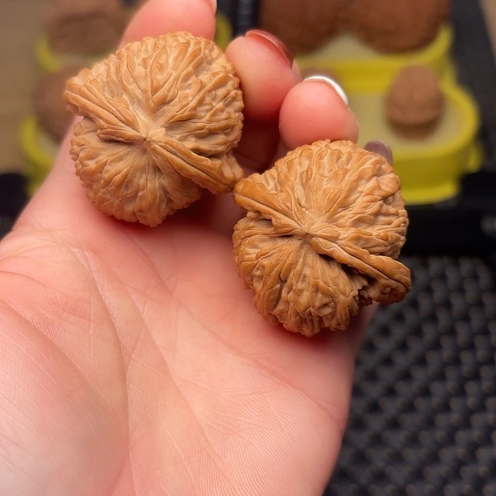 吊坠文玩核桃39球白白狮子