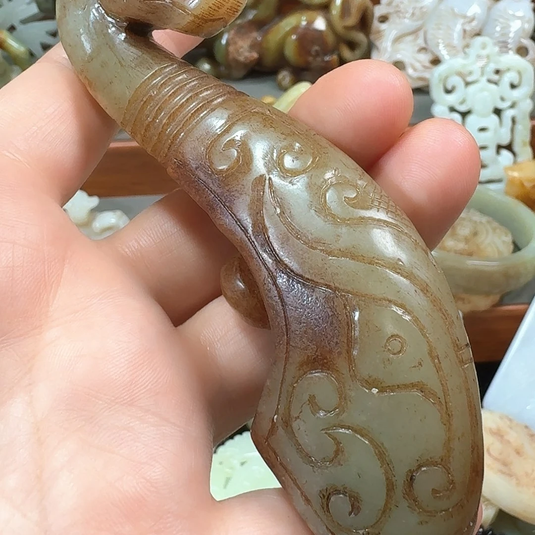 和田玉未镶嵌把件“****”