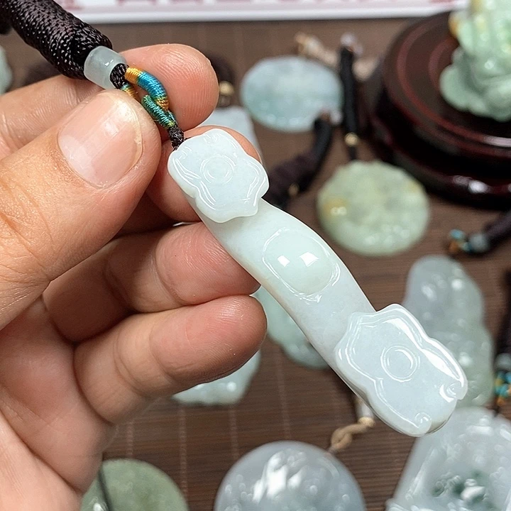 颈饰未镶嵌翡翠天然翡翠玉A货配证书