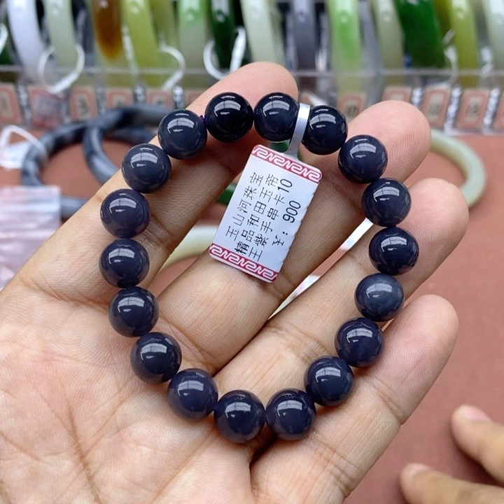 阿***荃和田玉未镶嵌手串