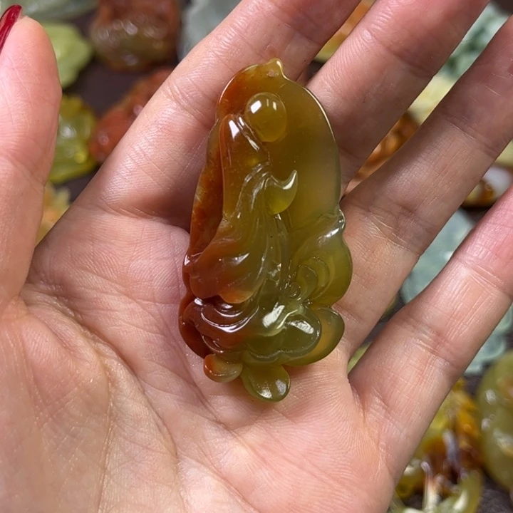 蛇纹石玉吊坠(赠链)未镶嵌睚*