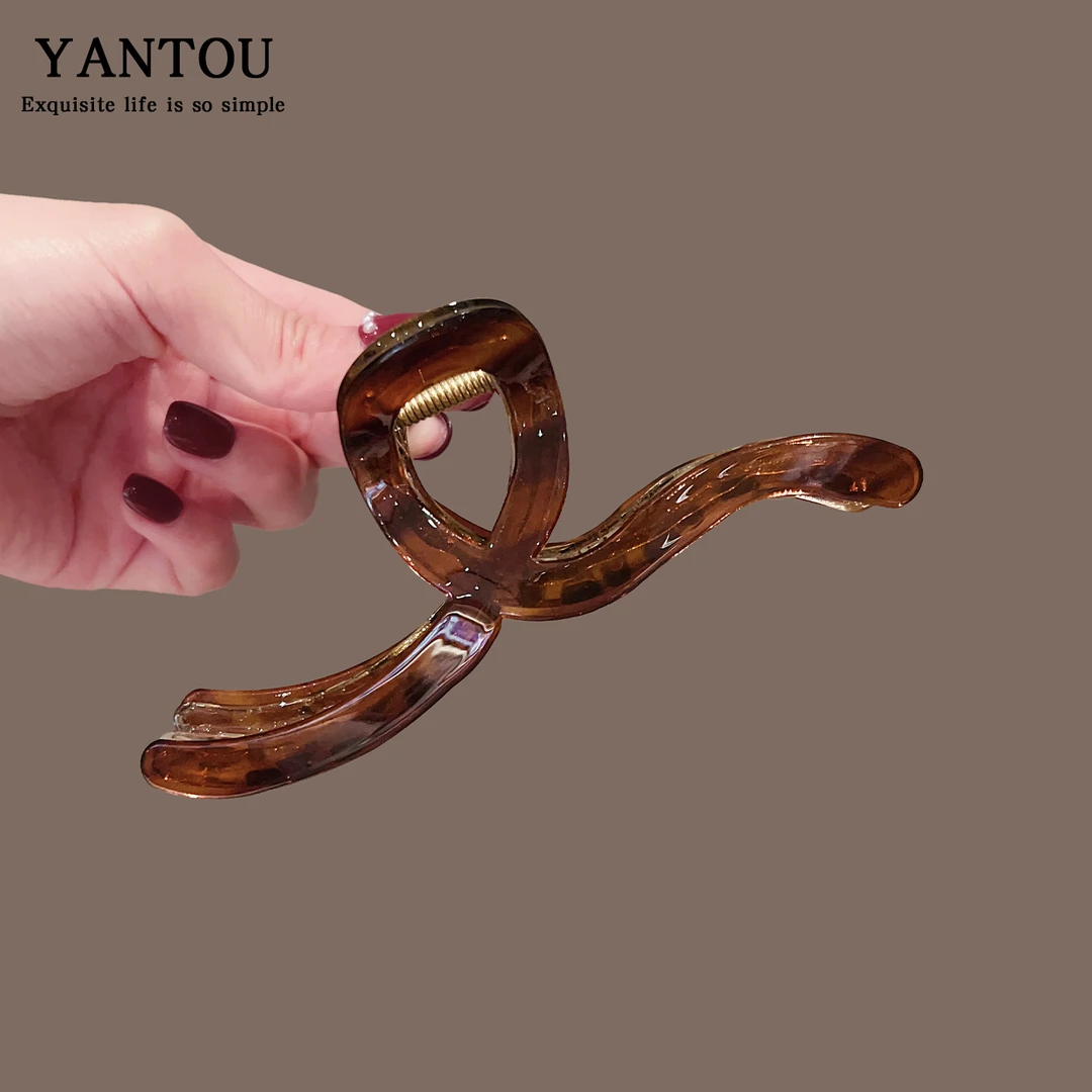 波浪线条大号抓夹女2025新款高级感后脑勺发夹发量多鲨鱼夹子头饰