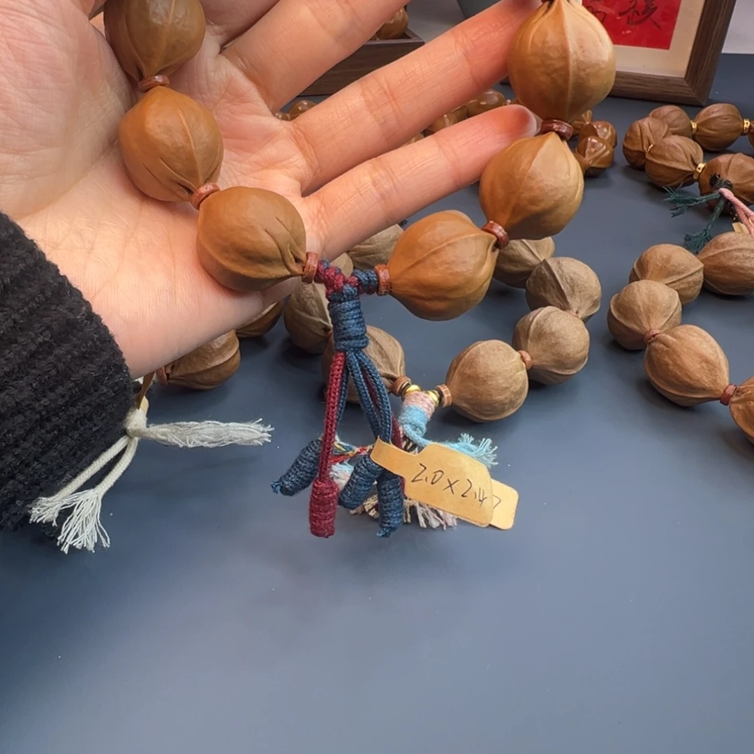 v***n手串橄榄核梅林铁核 20×24 鲨鱼背去霜