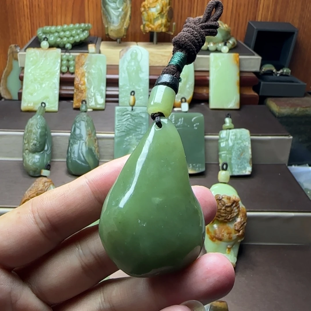 岫岩老玉（透闪石质玉）未镶嵌颈饰