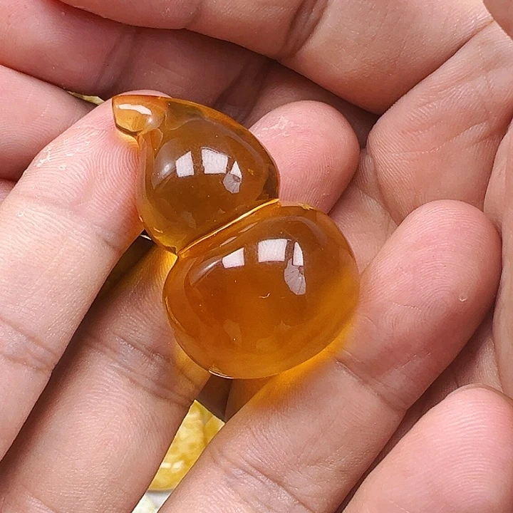 琥珀未镶嵌珠宝奇石吊坠