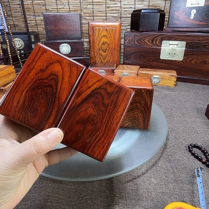 微凹黄檀（南美大红酸枝）