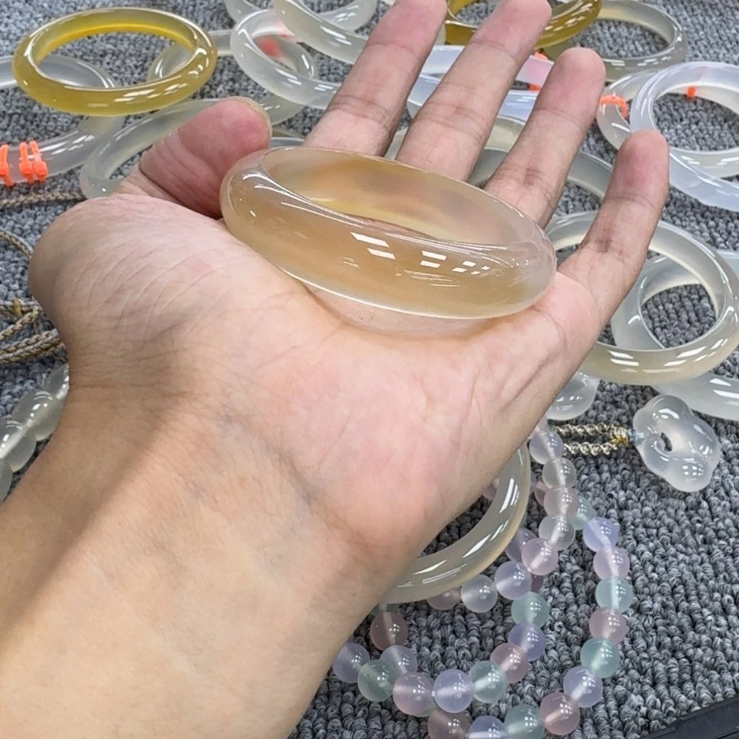 叹***凉玛瑙/玉髓手镯未镶嵌10