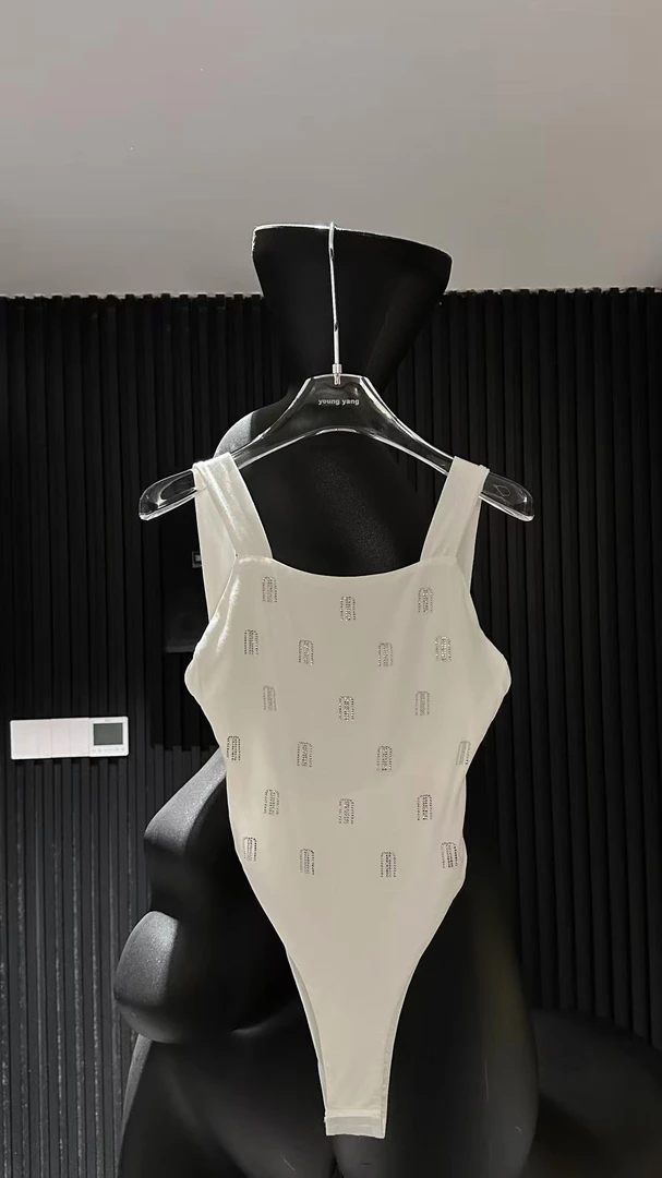 小众烫钻性感度假风连体背心25262