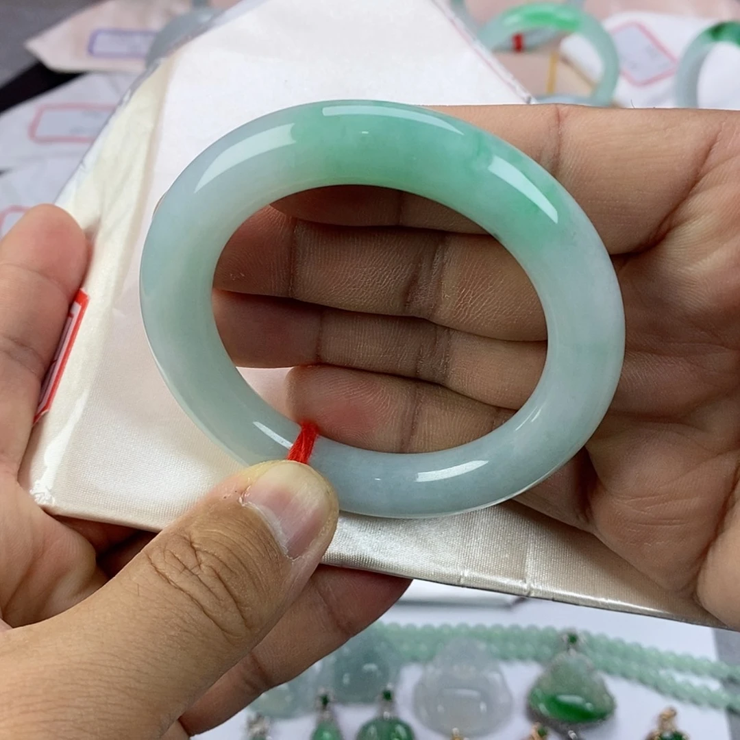 【闪购商品】未镶嵌手镯翡翠