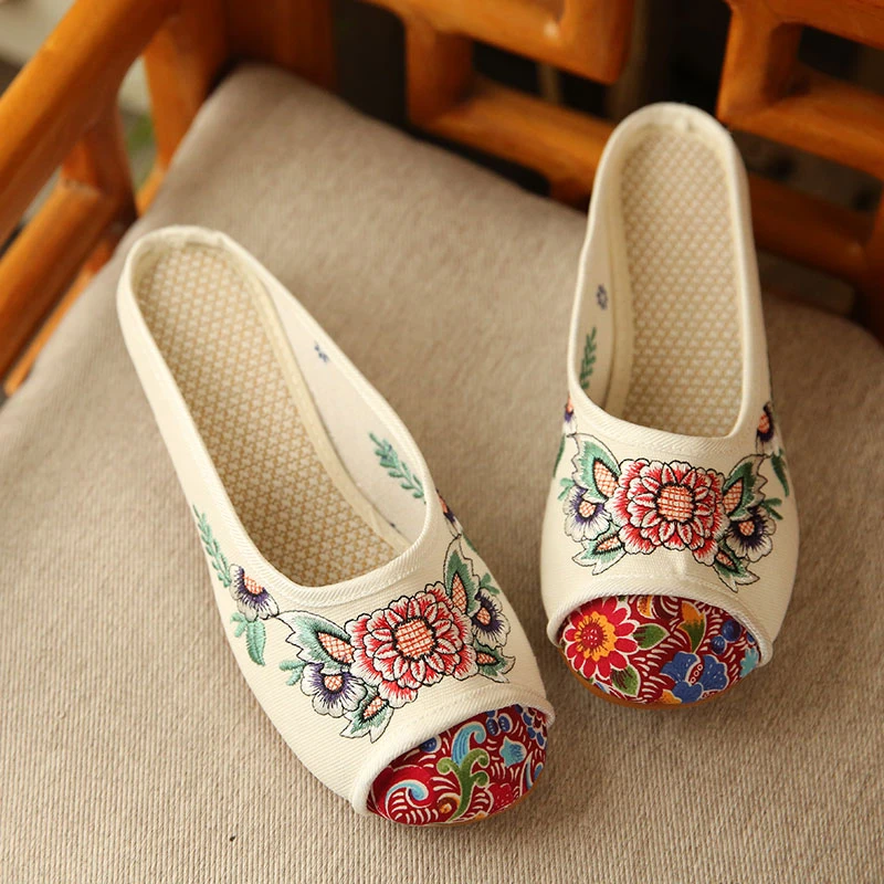 夏季休闲包头布拖鞋女透气软底小粗跟民族风绣花鞋显瘦居家拖鞋女