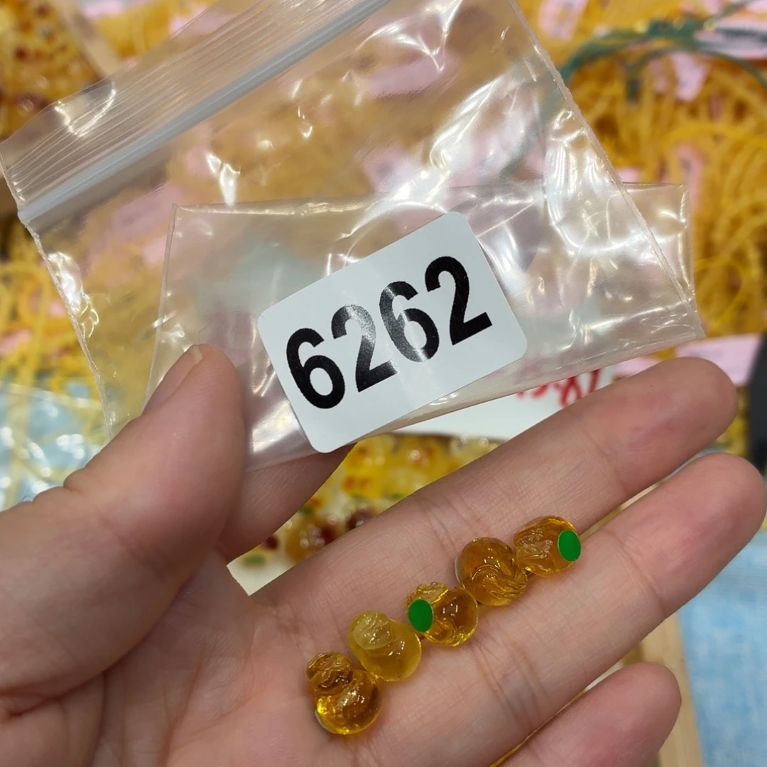 琥珀未镶嵌珠宝奇石