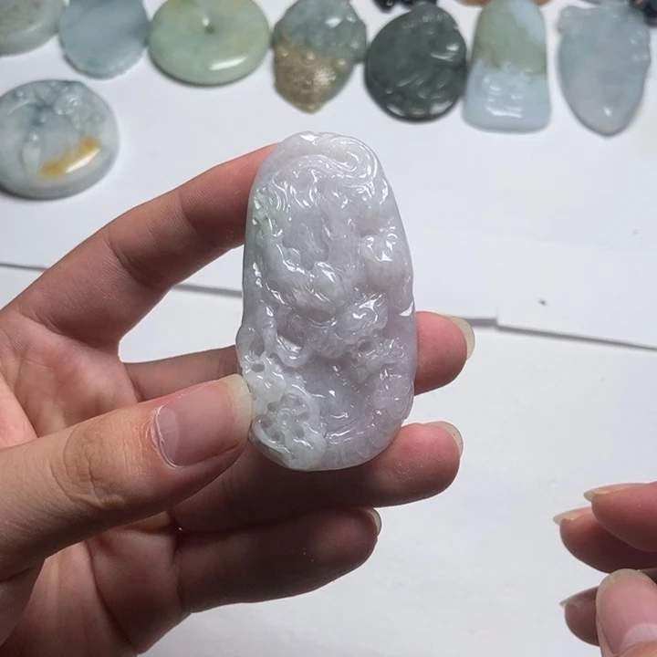 翡翠未镶嵌颈饰龙牌24