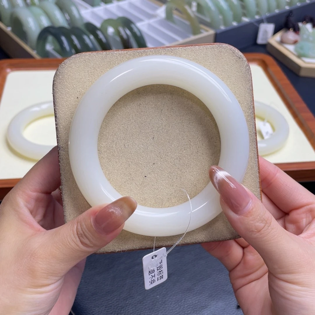 未镶嵌手镯石英质玉萌*哒