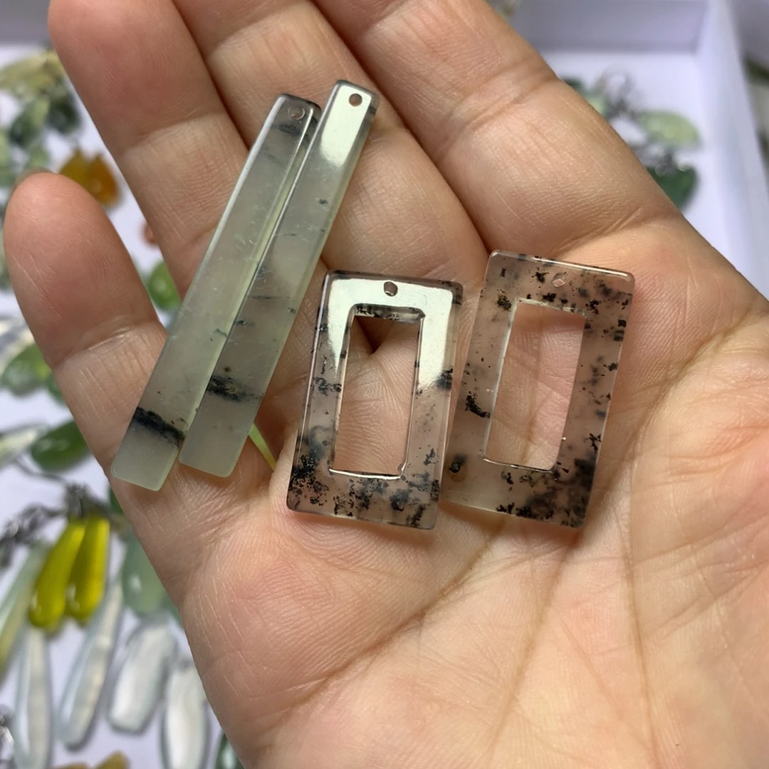 未镶嵌蛇纹石玉耳环