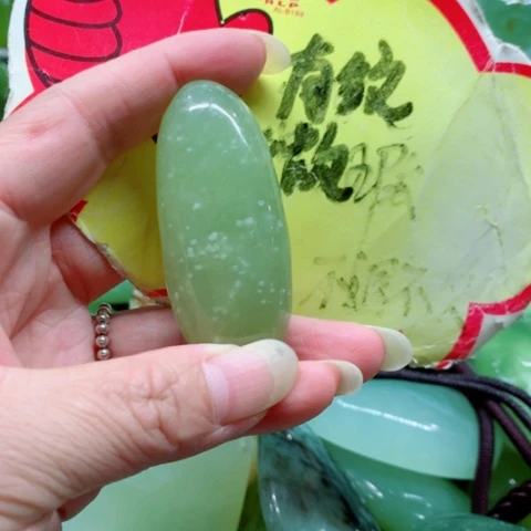 蛇纹石玉未镶嵌手把件