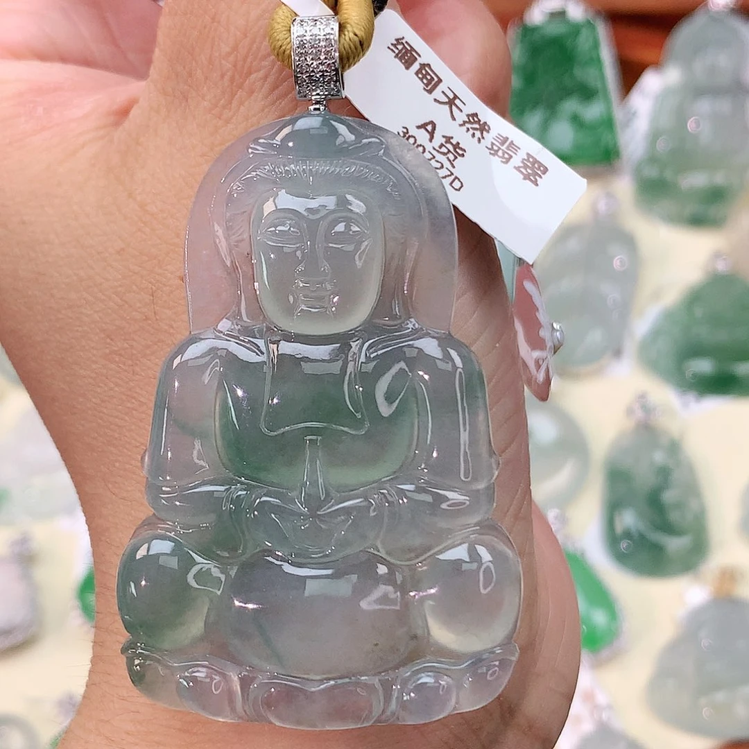翡翠18K金镶嵌颈饰观音